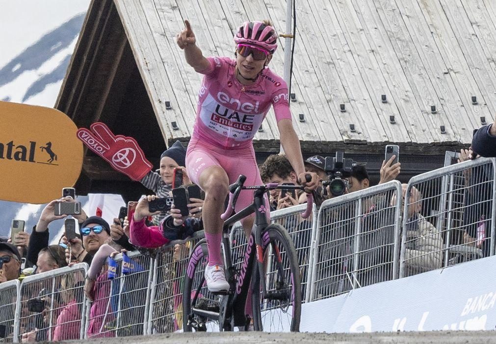 Tadej Pogacar soma quinta vitória à 16.ª etapa e é mais líder da Volta a Itália