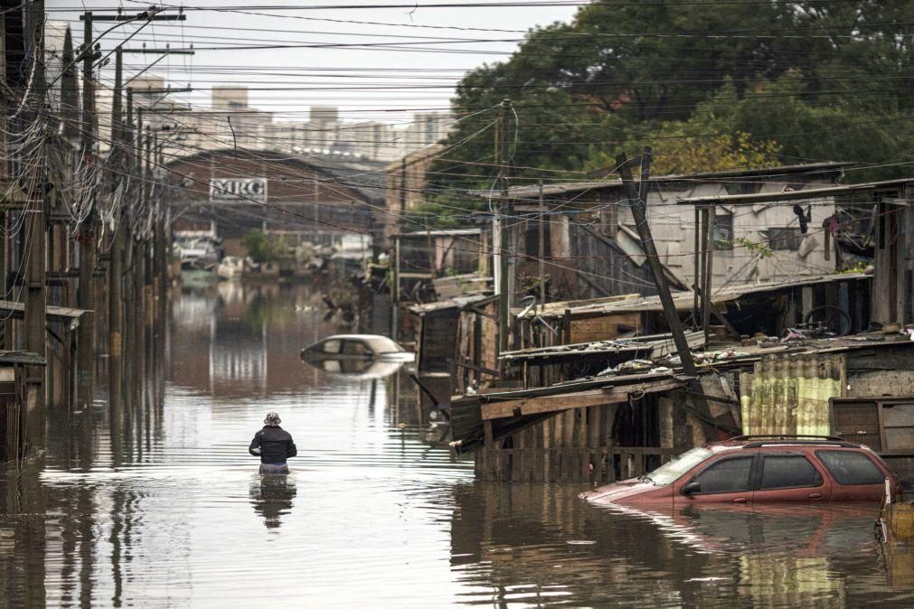 Novas tempestades agravam inundações no sul do Brasil