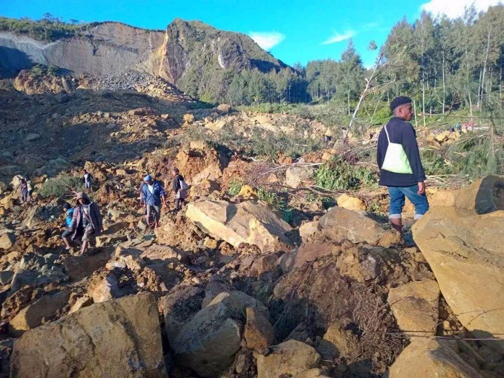 Mais de 300 pessoas desaparecidas após deslizamento de terra na Papua Nova Guiné