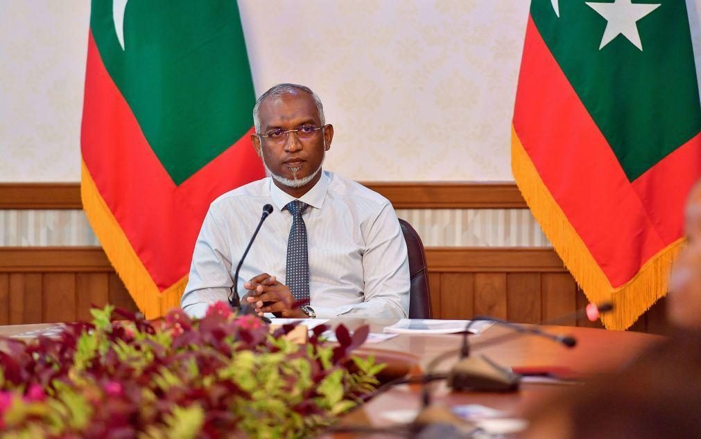 Presidente das Maldivas pede financiamento internacional para impedir subida do mar