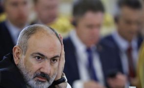Milhares de pessoas exigem demissão do primeiro-ministro da Arménia