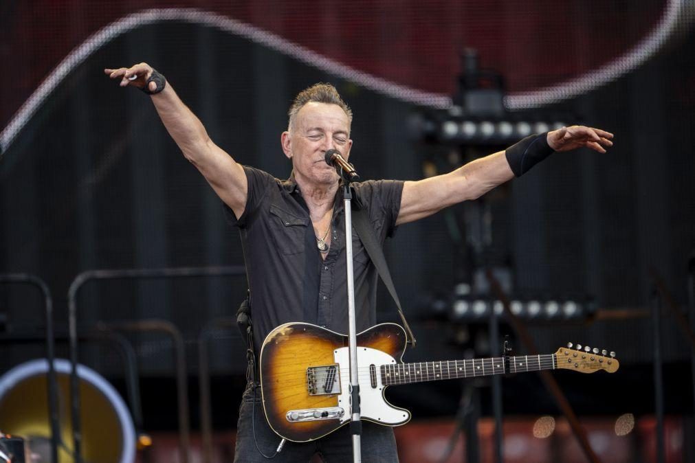 Springsteen adia quatro concertos por problemas de voz