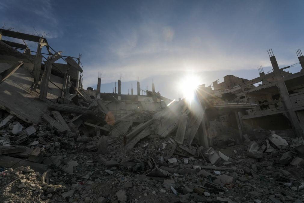 Ataques israelitas prosseguem em Rafah apesar de plano de trégua