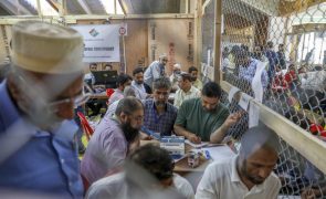 Contagem de votos das eleições gerais tem início na Índia