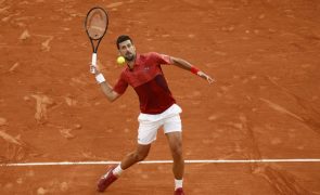 Djokovic operado com sucesso ao menisco do joelho direito
