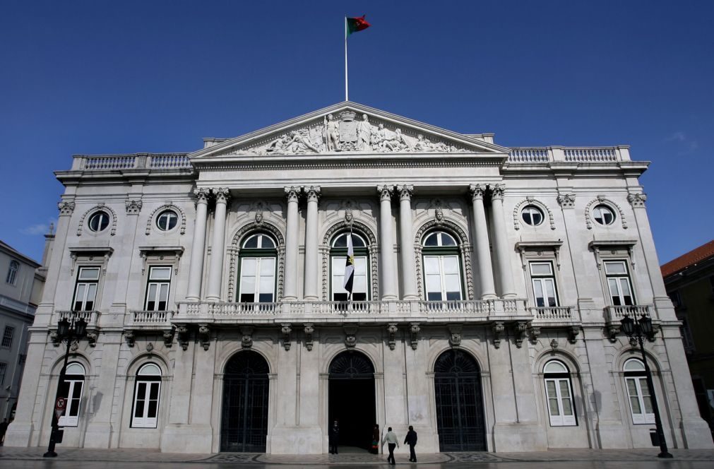 IL questiona manutenção no cargo de diretora da Câmara de Lisboa acusada de corrupção passiva