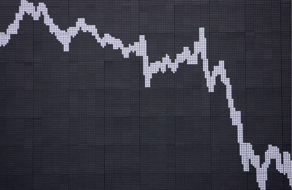 Bolsa de Tóquio fecha a recuar 0,66%