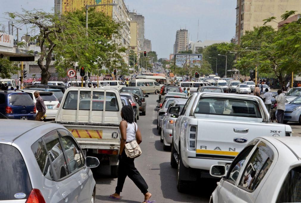 Maputo quer atrasar abertura de supermercados e serviços públicos para aliviar trânsito
