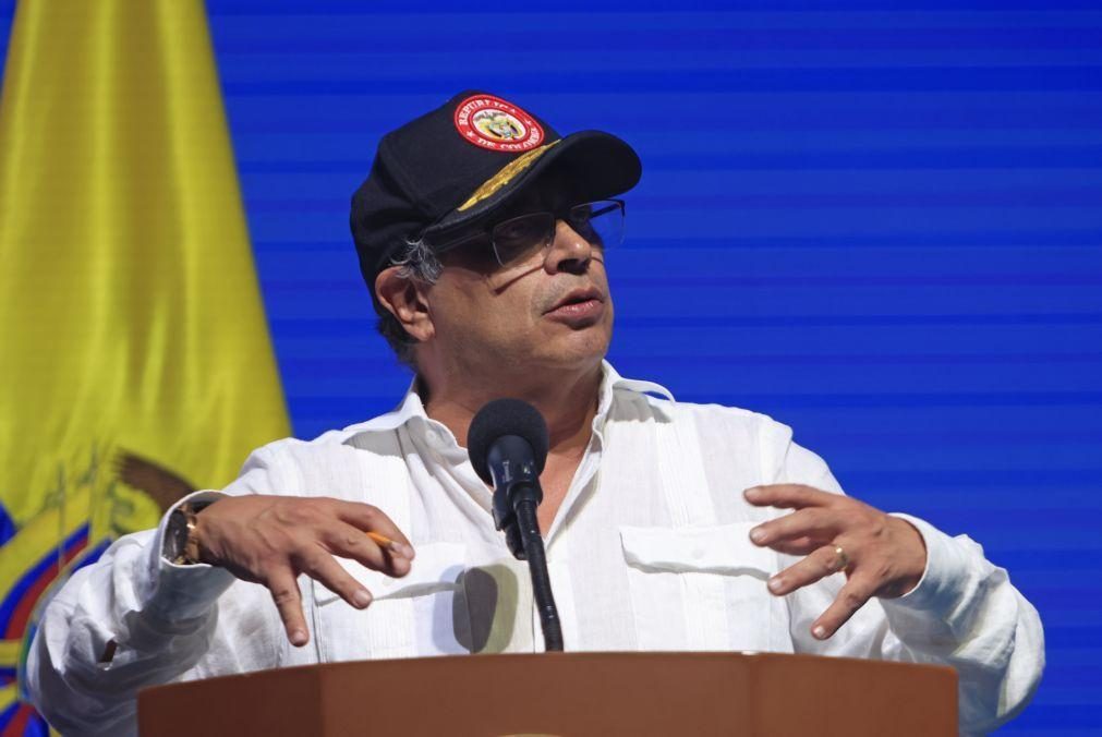 Presidente da Colômbia desiste de participar em cimeira na Suíça