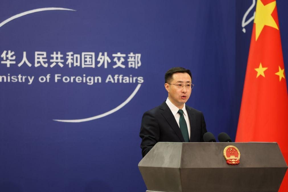 Diplomacia de Pequim crítica veementemente declaração dos países do G7