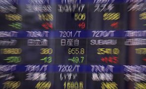 Bolsa de Tóquio fecha a ganhar 1%