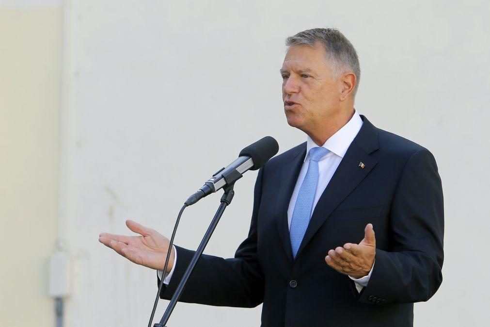 Presidente da Roménia retira candidatura à liderança da NATO e apoia Rutte