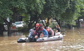 Pelo menos 47 mortos em inundações históricas no sul da China