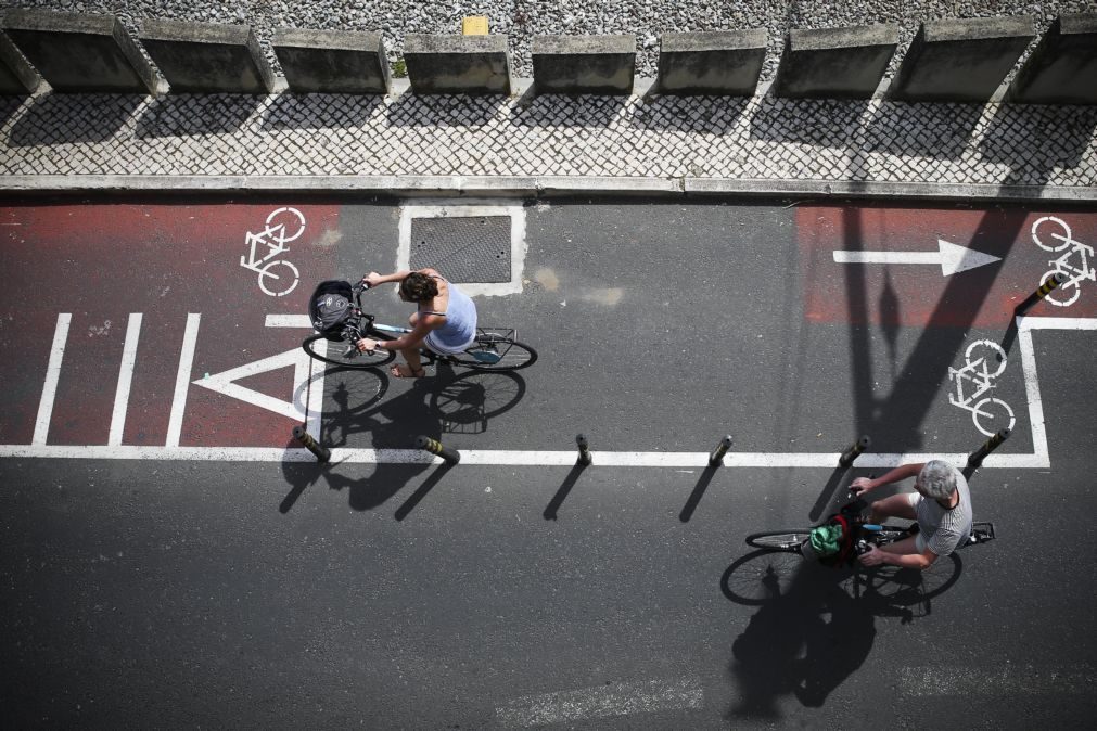 Algarve: Automóvel atropela mortalmente ciclista. Condutor à solta