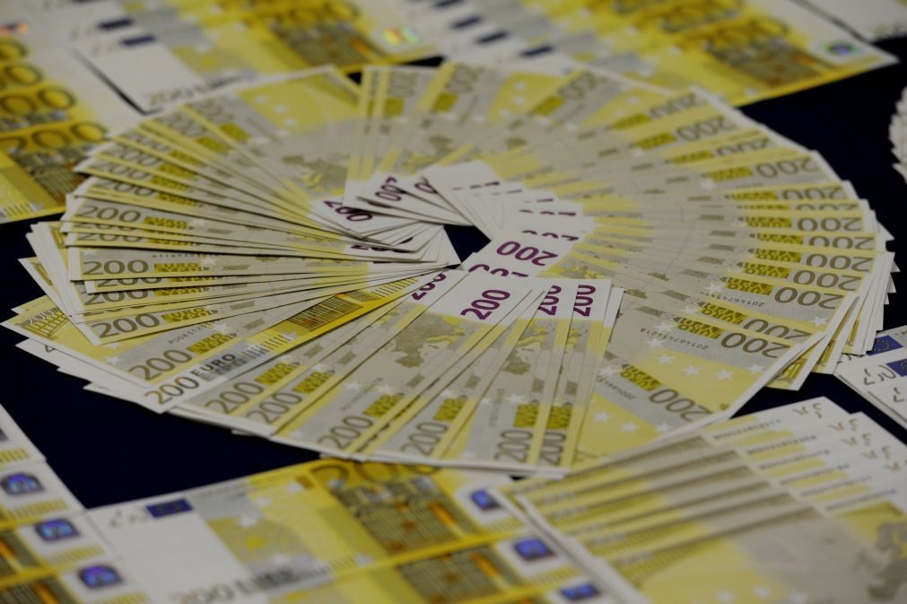 Associação de consumidores reclama em tribunal 5.000 ME a bancos portugueses por lesarem clientes