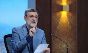 Candidato desiste a dois dias das eleições presidenciais no Irão