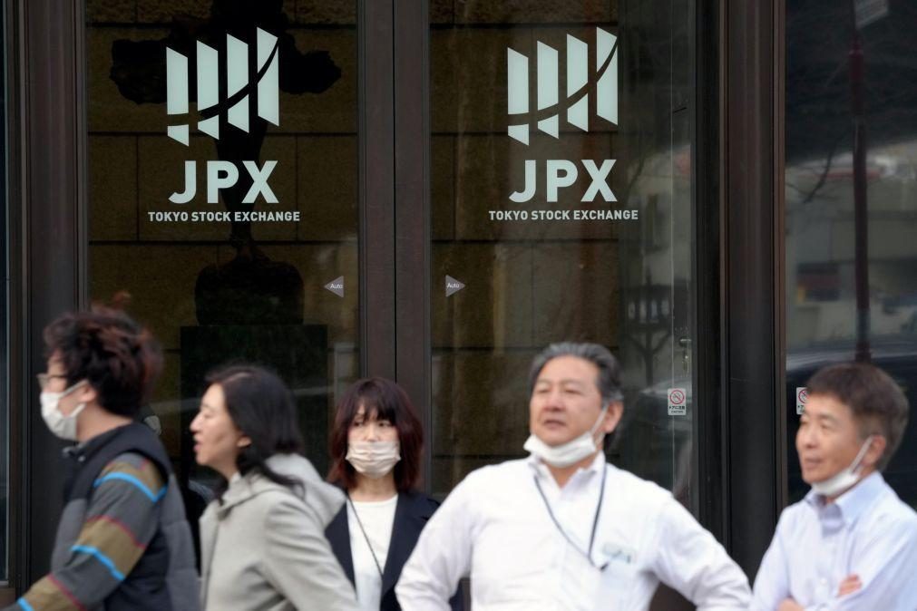 Bolsa de Tóquio fecha a perder 0,82%