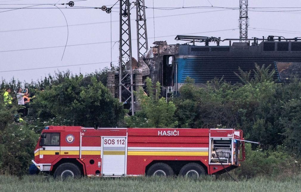 Acidente ferroviário provoca sete mortos na Eslováquia -- novo balanço