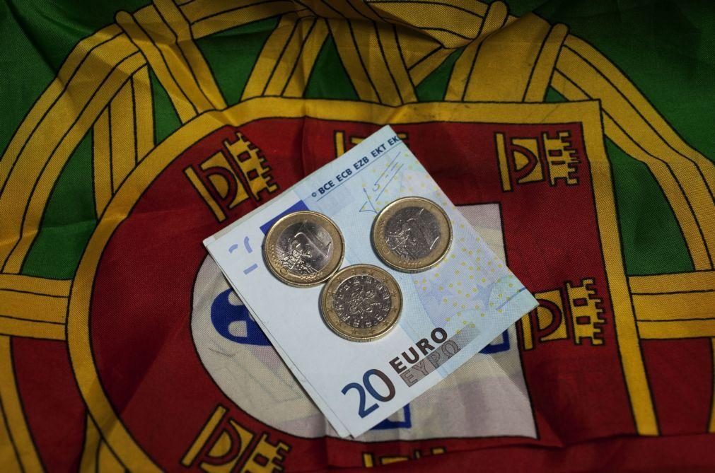 Juros da dívida de Portugal descem a dois anos e sobem a cinco e a 10 anos