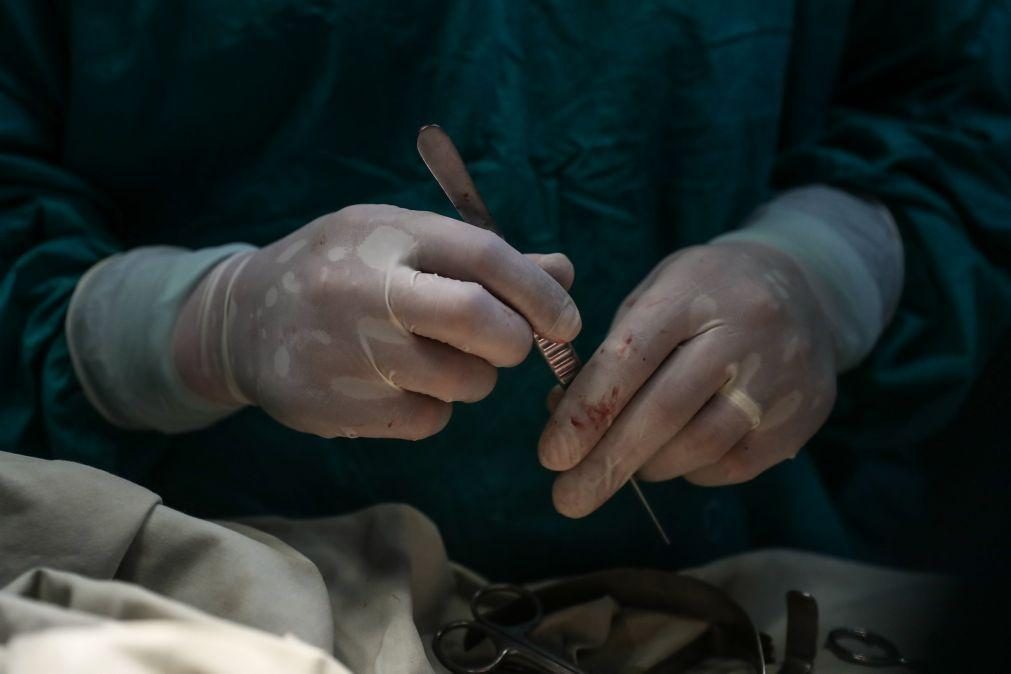 Governo vai responsabilizar administrações hospitalares por listas de espera de cirurgias