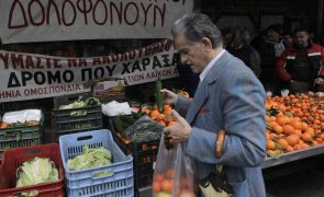 Arranca na Grécia reforma que permite semana de seis dias de trabalho