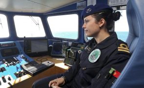 Marinha acompanha passagem de navio russo em águas nacionais
