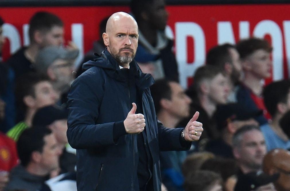 Treinador Erik ten Hag renova com o Manchester United até 2026