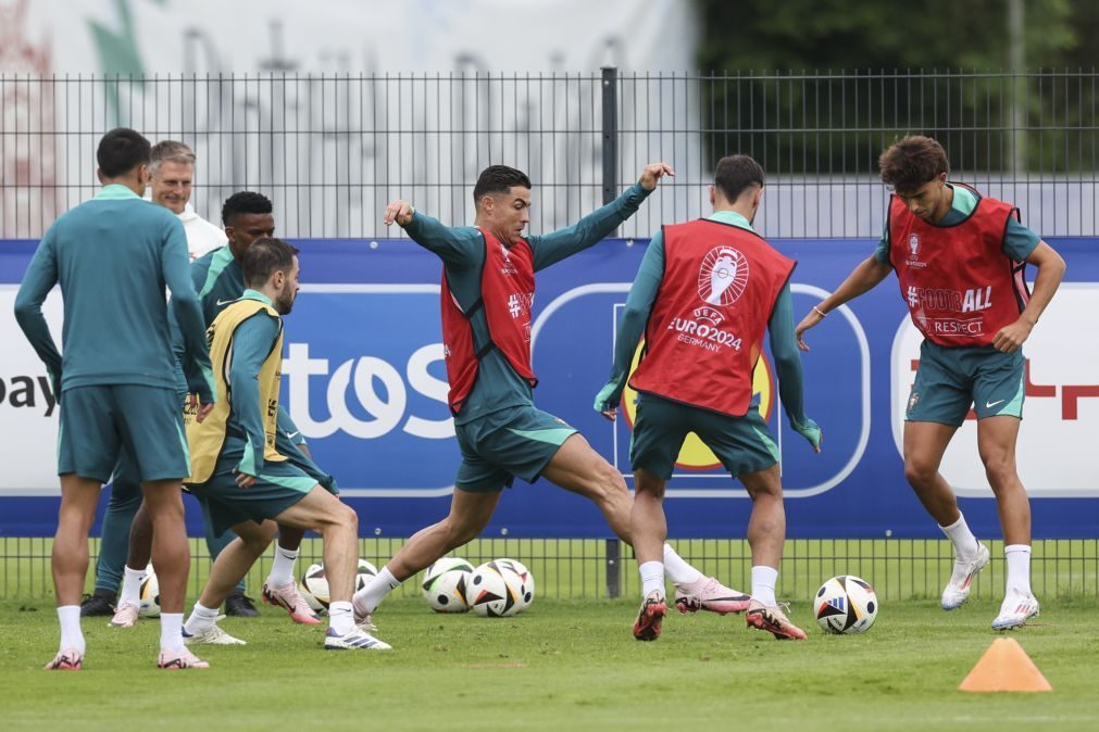 Portugal enfrenta França na luta pela sexta presença nas meias-finais