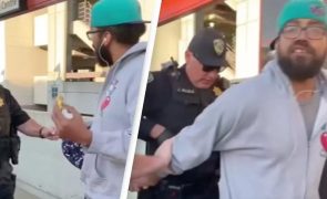 Polícia detém homem por comer uma sandes em local proibido