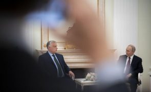 Kiev critica visita de primeiro-ministro húngaro a Moscovo