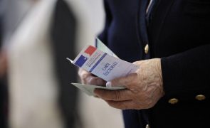 Urnas já abriram em França para a segunda volta das eleições legislativas