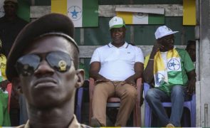 Ex-PM da Guiné Nabiam avisa Sissoco de que deixará a Presidência em 28 de fevereiro