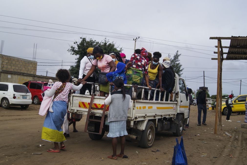 Despiste de furgão mata quatro pessoas e fere outras seis em Moçambique
