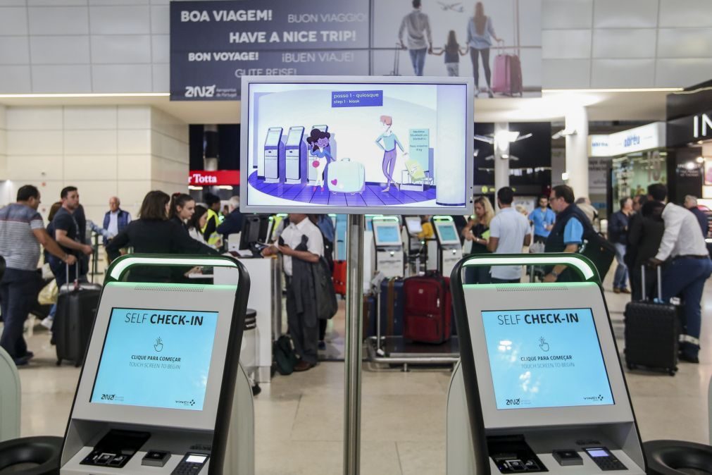 Aeroportos nacionais com mais 5% de passageiros até maio