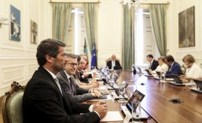 Ventura quebra a tradição e fala à saída de reunião do Conselho de Estado