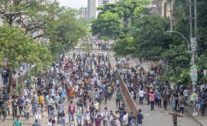 Escolas fechadas por tempo indeterminado devido a protestos no Bangladesh