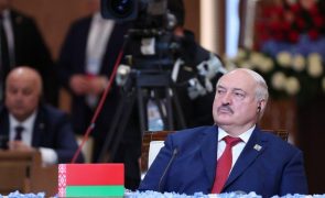 Prémios Nobel apelam ao líder da Bielorrússia para libertar todos os presos políticos