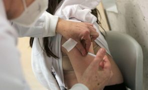 Tribunal da UE diz que Bruxelas errou ao negar acesso a cláusulas de contratos de vacinas contra a pandemia da covid-19