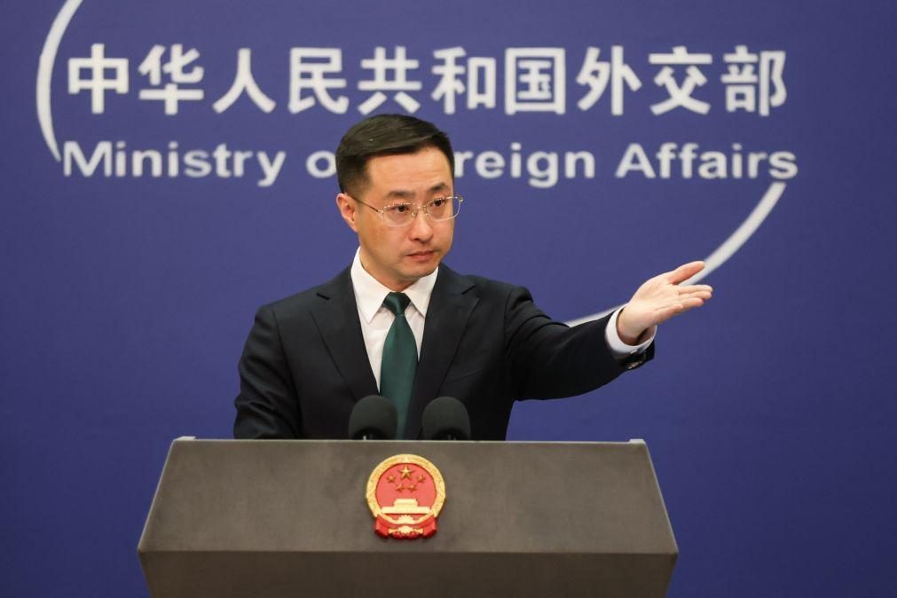 China suspende conversações com EUA sobre controlo de armas e não-proliferação
