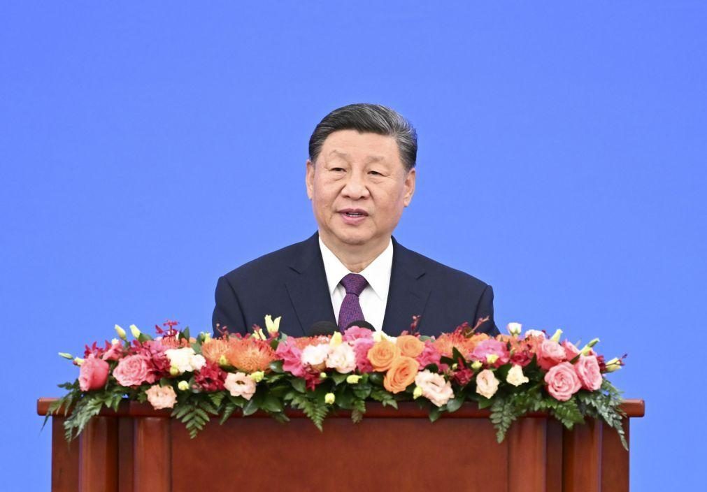 Xi pede ao Partido Comunista Chinês 