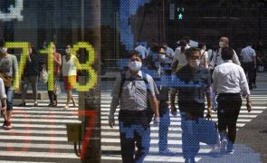 Bolsa de Tóquio fecha a perder 0,27%
