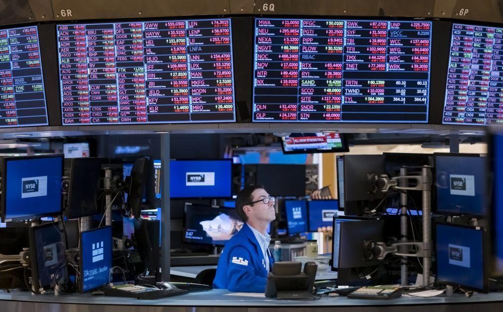 Wall Street cai com problema informático a reforçar saída do setor tecnológico