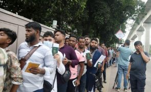 Estudantes no Bangladesh dizem que vão manter protesto mesmo com revogação de quotas