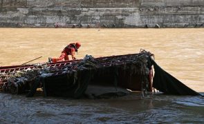 Dezenas de pessoas desaparecidas na China em inundações que fizerem 25 mortos