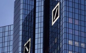 Lucros do Deutsche Bank caem 41% para 1.132 ME no 1.º semestre devido a provisão