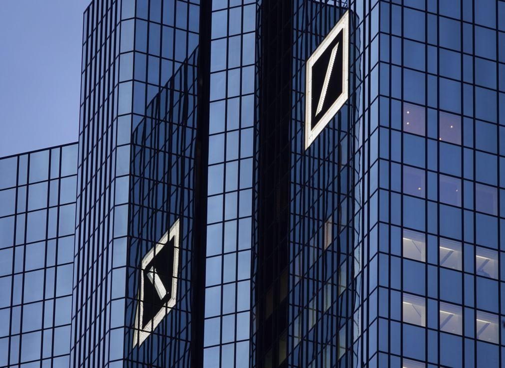 Lucros do Deutsche Bank caem 41% para 1.132 ME no 1.º semestre devido a provisão
