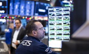 Forte movimento de venda leva Wall Street para o pior dia de perdas desde 2022