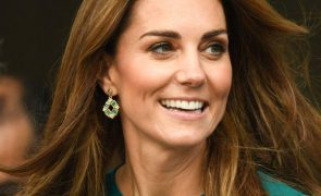 Kate Middleton - Não dispensa uma pessoa junto de si. E não é William