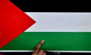 BE questiona Governo sobre bandeira da Palestina retirada pela PSP de estádio em Braga