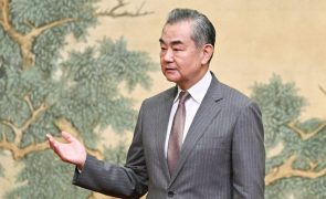 China critica EUA por uso abusivo de sanções e diz que não aceita 